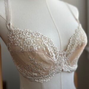 Wacoal 32D Sand/Ivory Style #65191